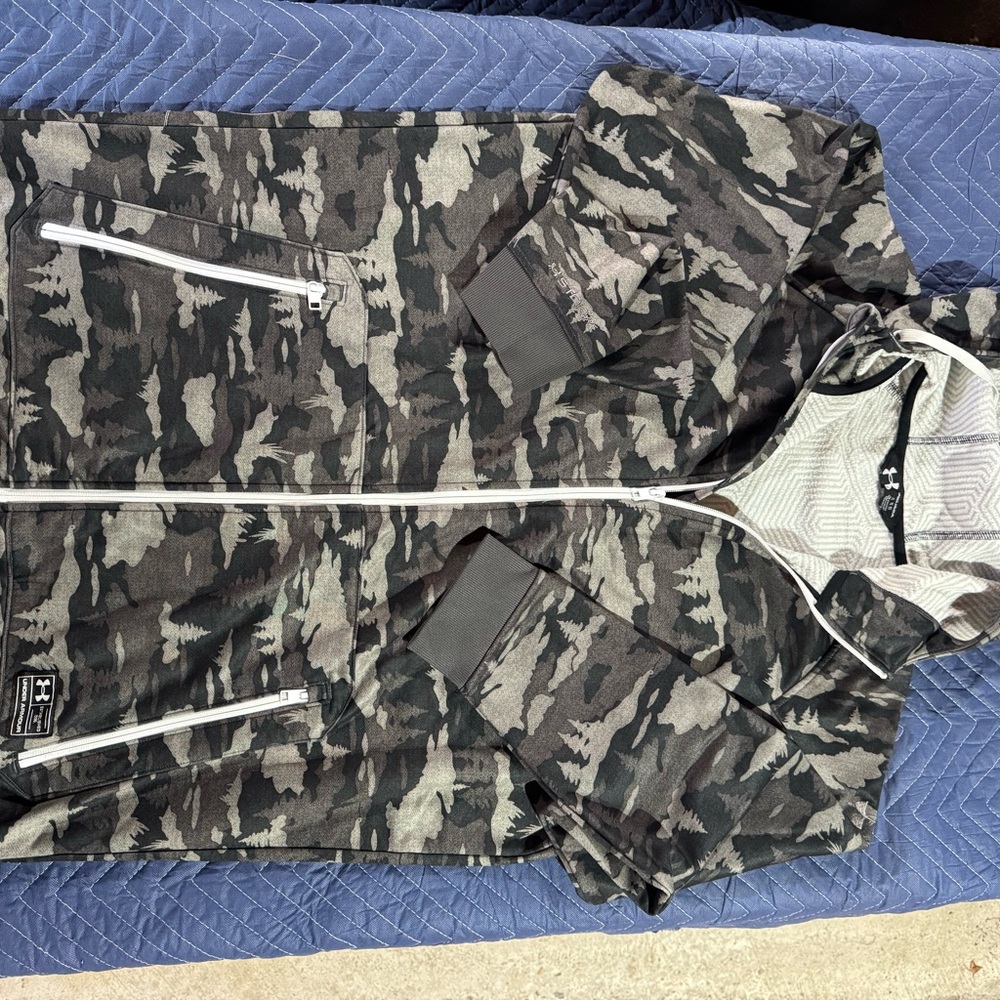 Under Armour Men's Camo Windbreaker - Black and Gray